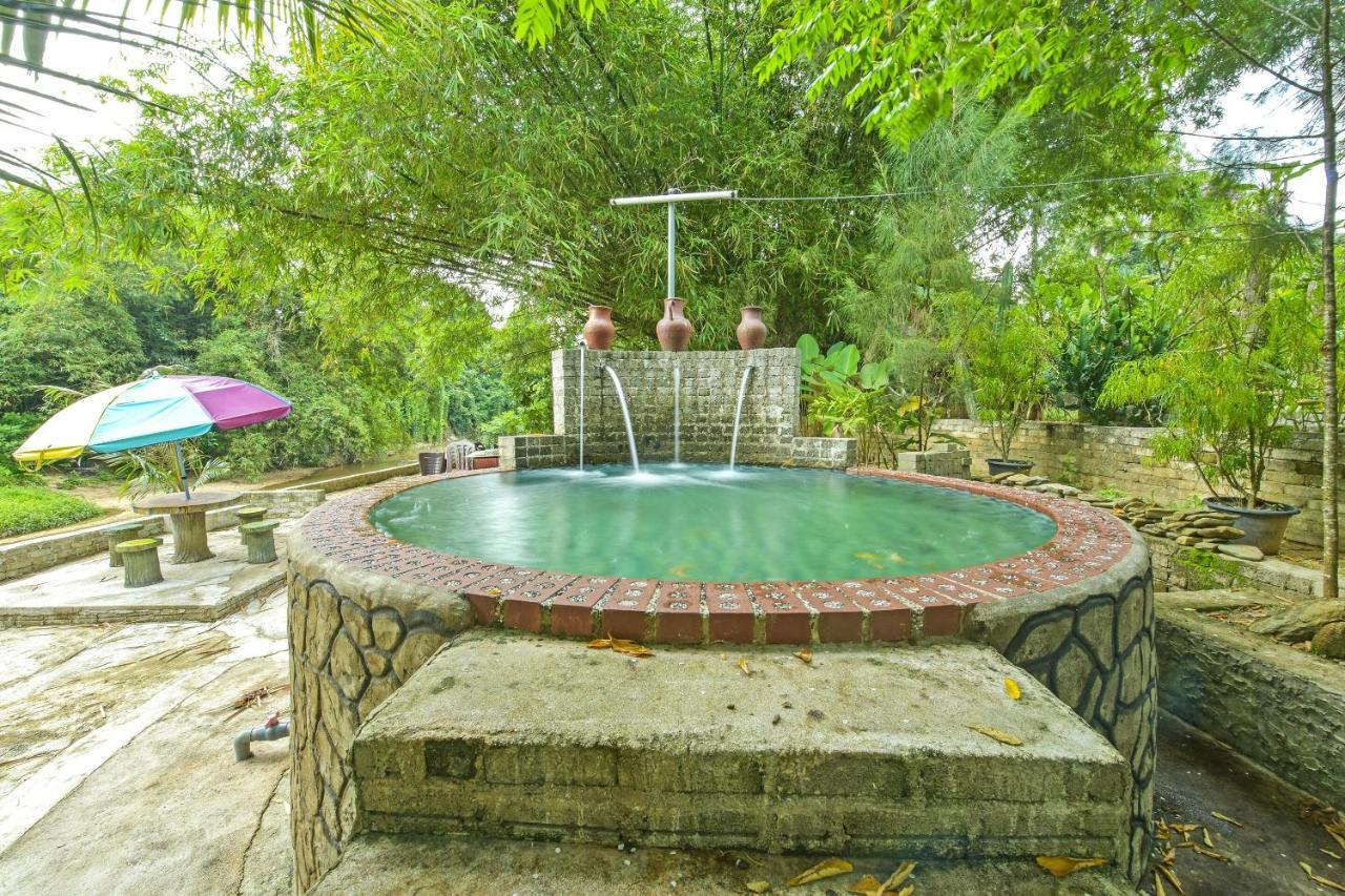 Oyo 90642 Twin Mutiara Chalet & Homestay Jeli Exterior foto