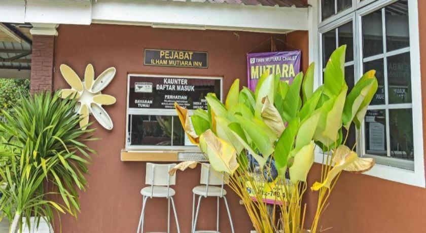 Oyo 90642 Twin Mutiara Chalet & Homestay Jeli Exterior foto